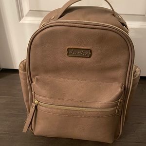 Itzy Ritzy Mini- taupe, excellent condition